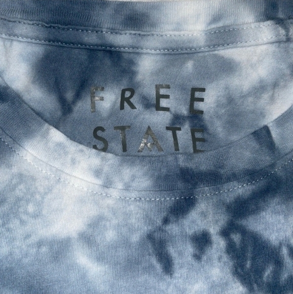 Free State Tie-Dye Floral T-Shirt Large - Picture 2 of 9